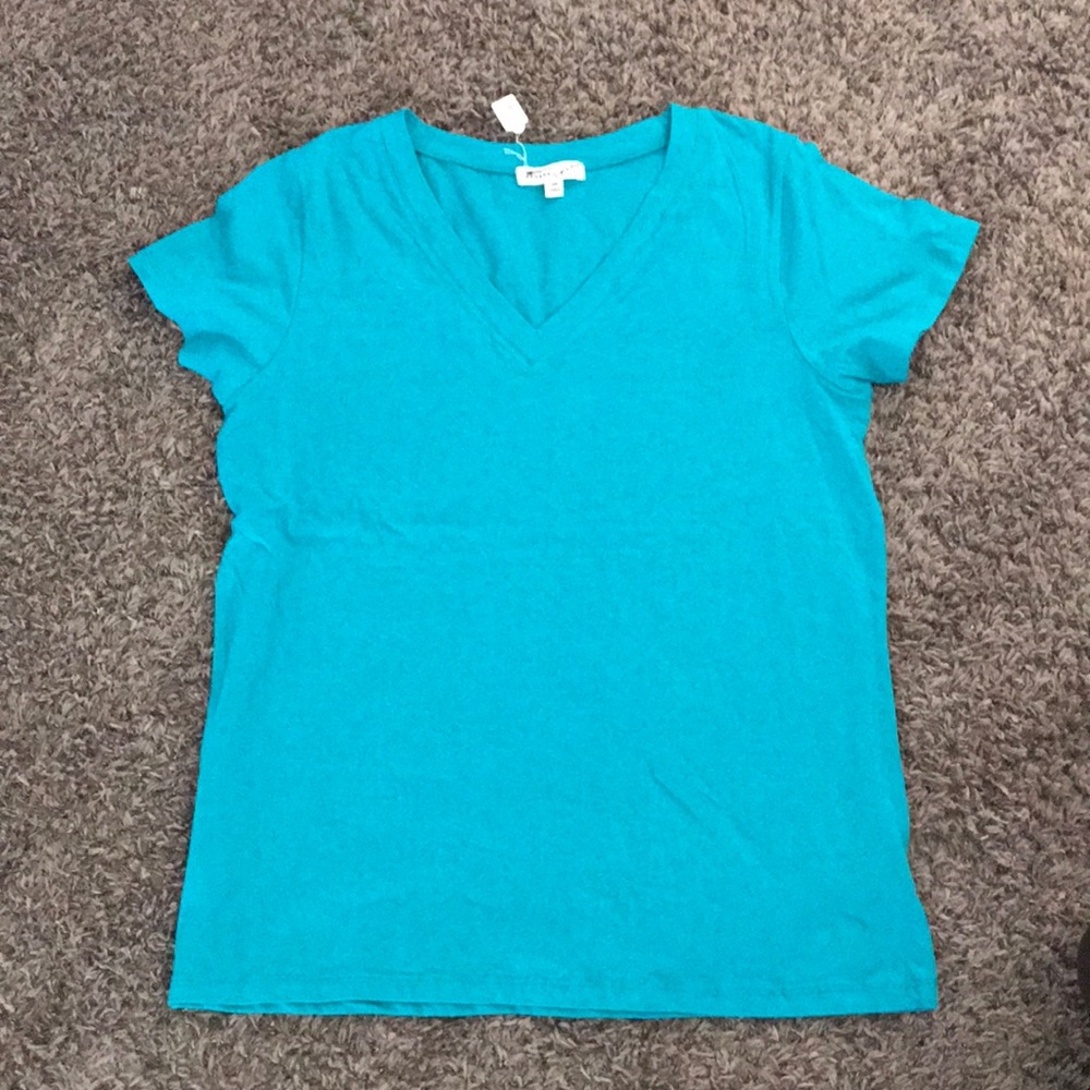 V neck tee